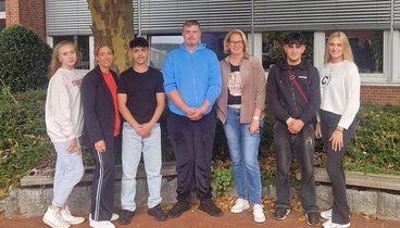 Die Schüler mit ihren Lehrerinnen und Sozialpädagoginnen. 